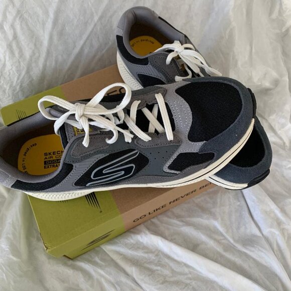 Skechers Sneaker Mens 9.5 Charcoal/ Black GO Run Consistent 2.0 Retro Runner - Picture 1 of 6